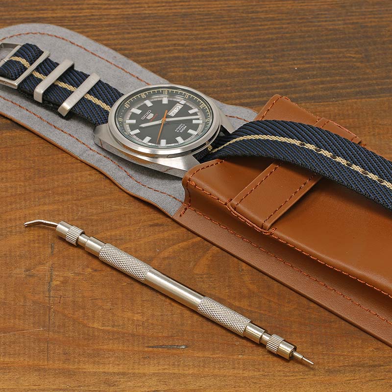 DASSARI Smooth Leather Watch Pouch
