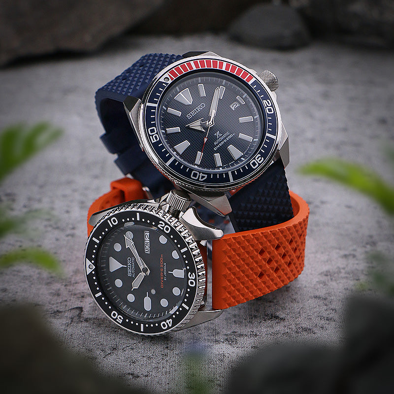 DASSARI Textured FKM Rubber Strap