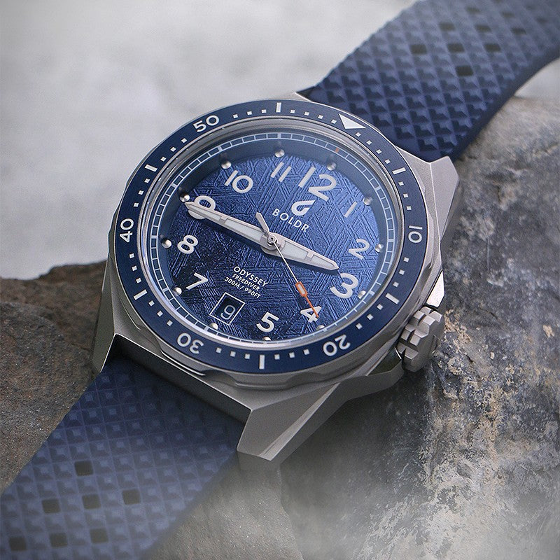 DASSARI Textured FKM Rubber Strap