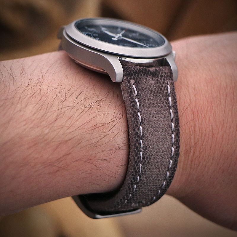 DASSARI Aged Canvas Strap