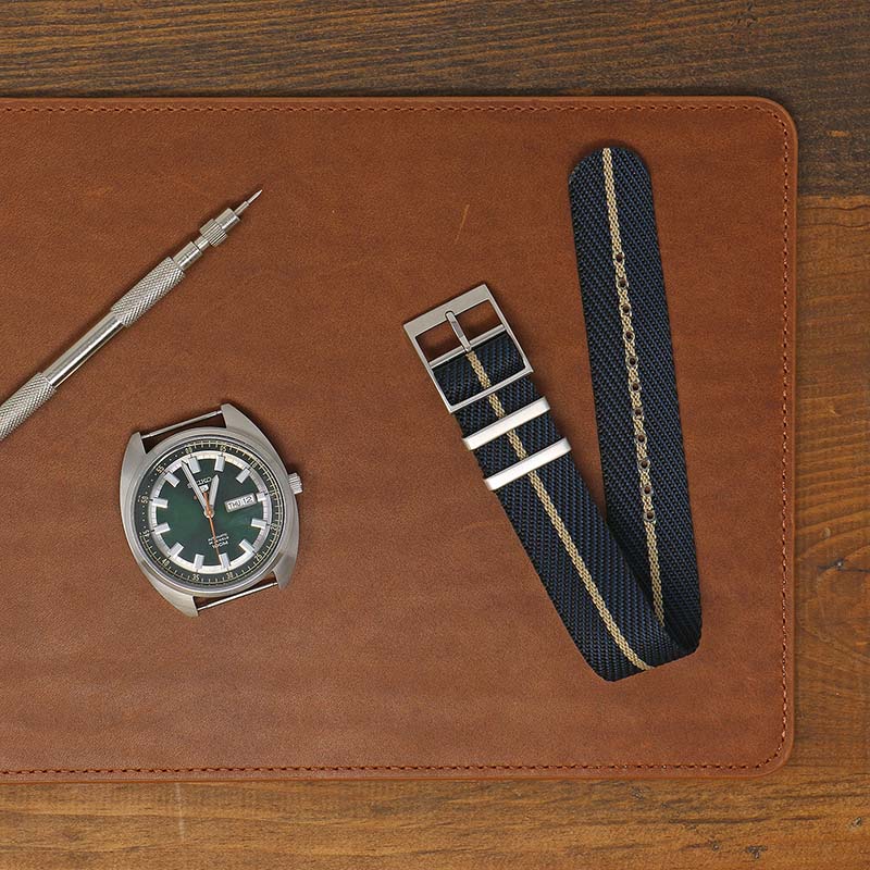 DASSARI Vintage Leather Strap w/ Silver Deployant Clasp for Apple Watch