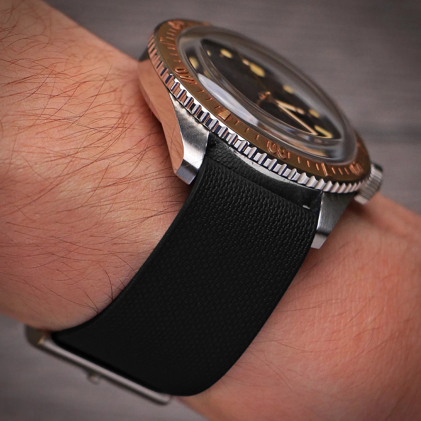 DASSARI FKM Single Pass Strap