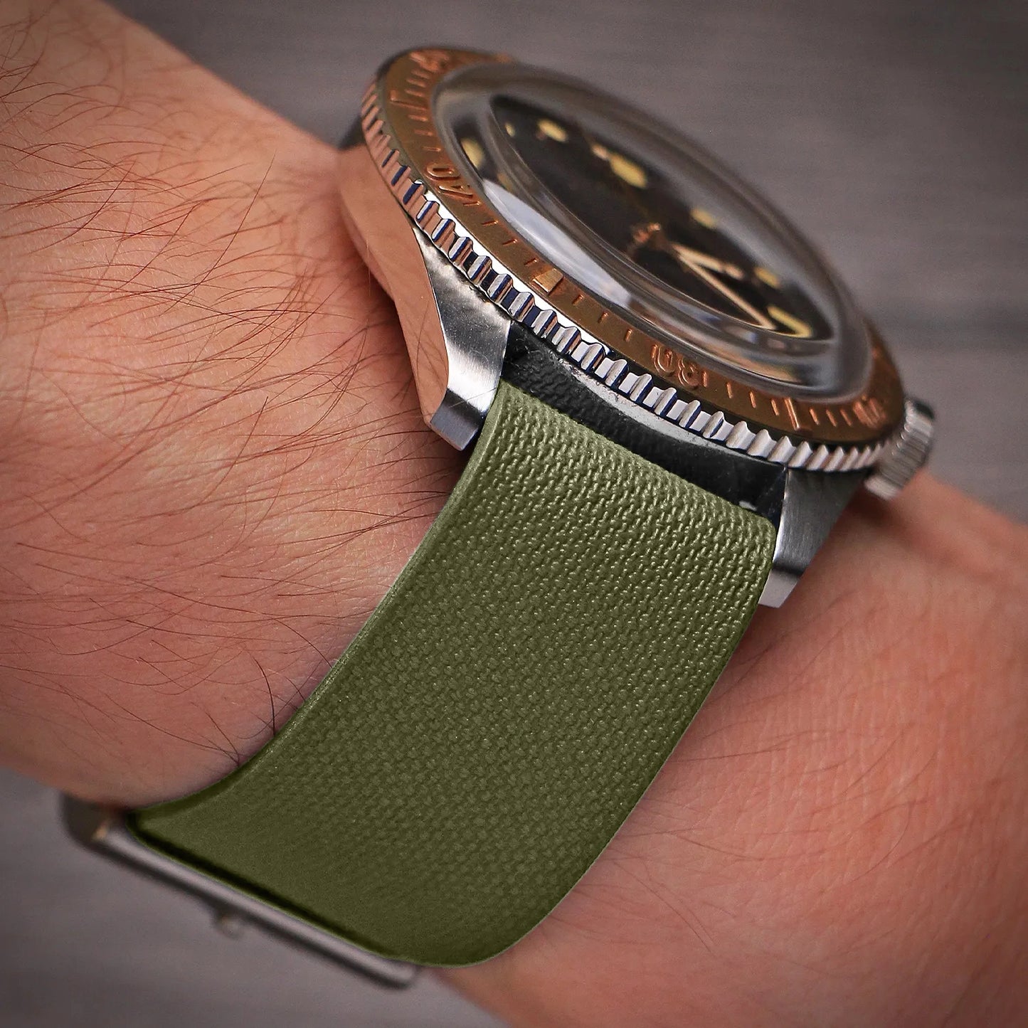 DASSARI FKM Single Pass Strap