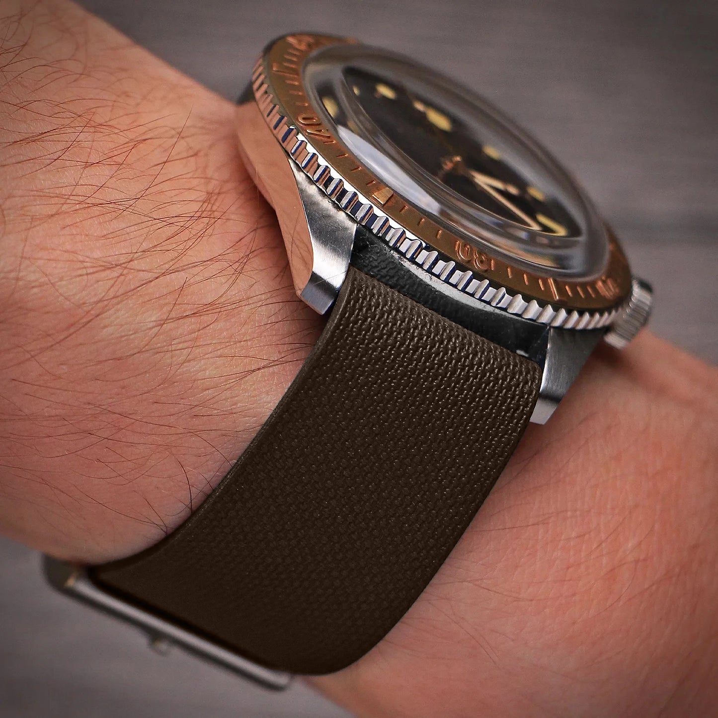 DASSARI FKM Single Pass Strap