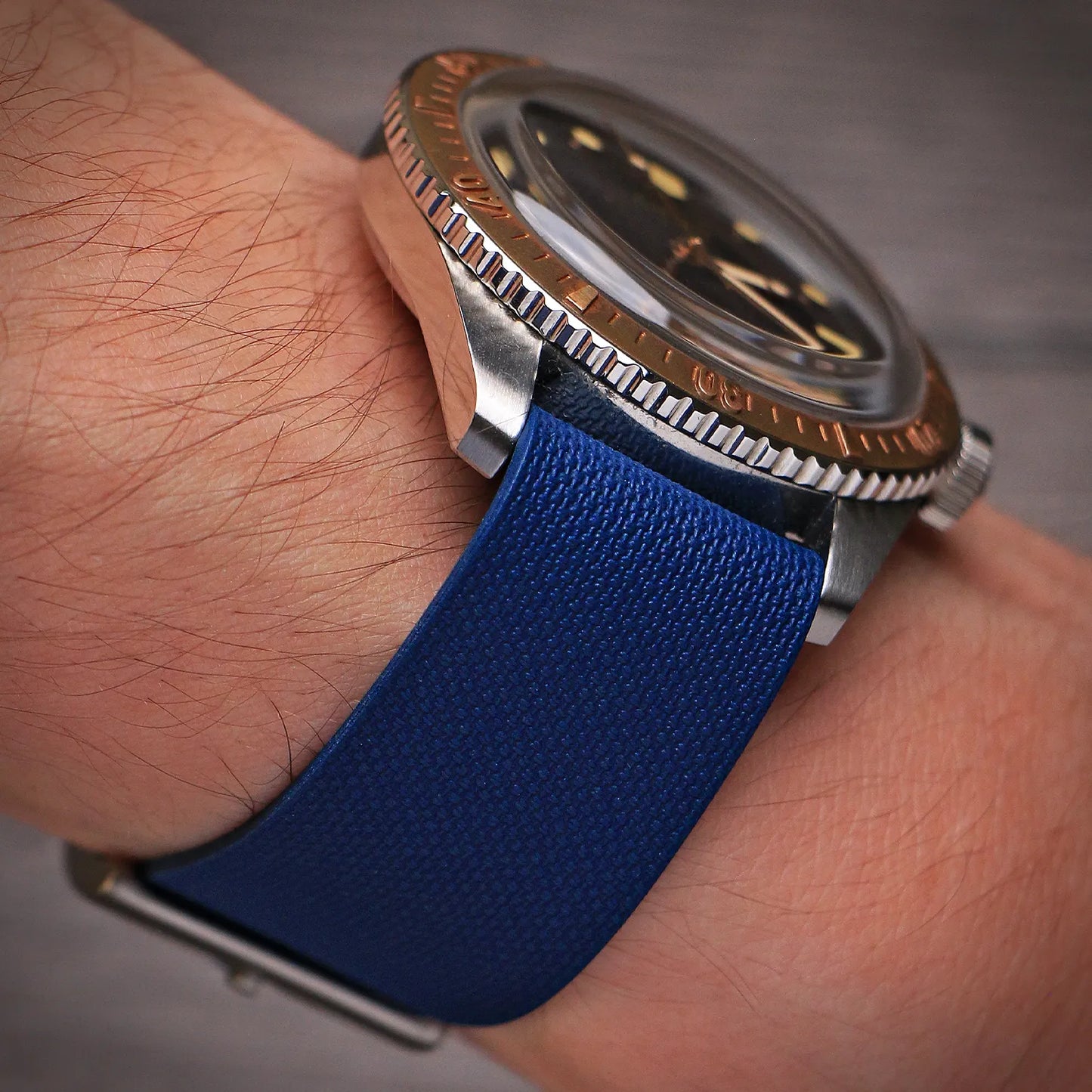 DASSARI FKM Single Pass Strap