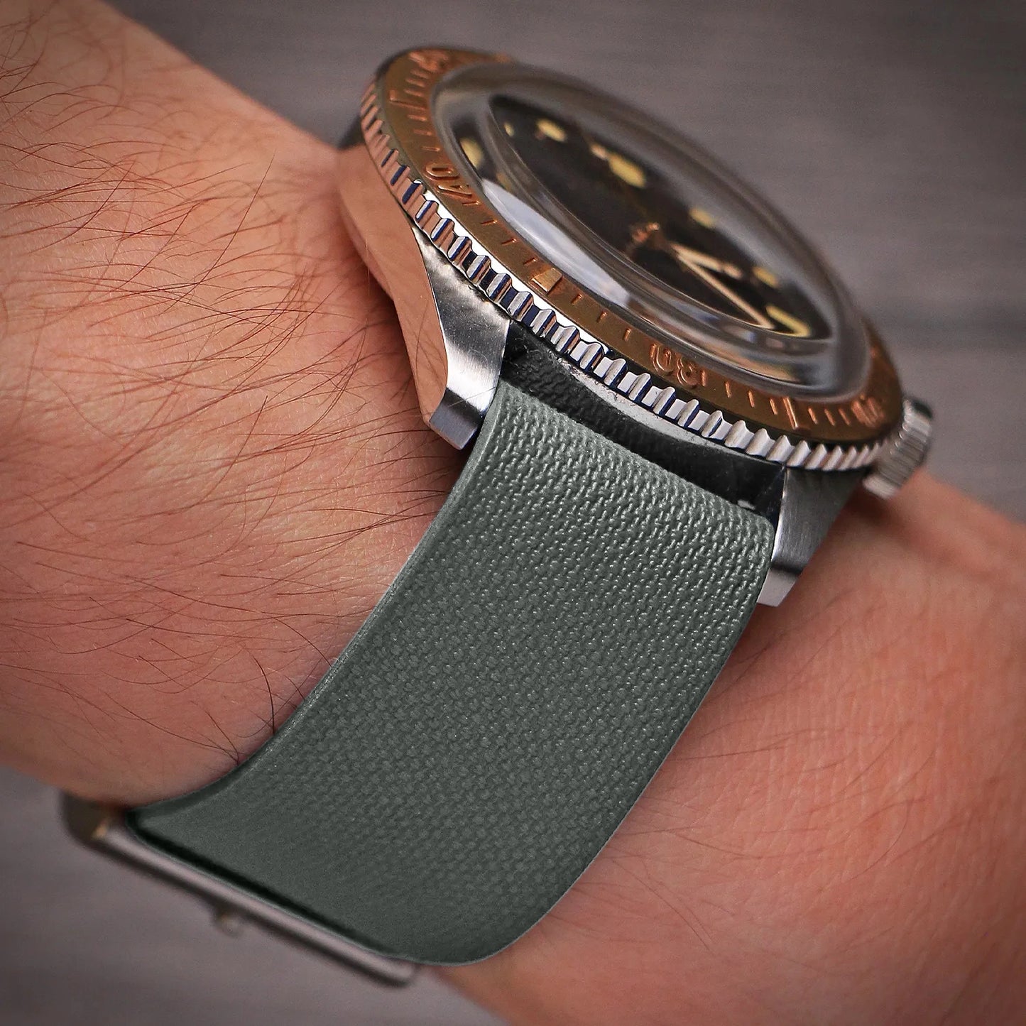 DASSARI FKM Single Pass Strap